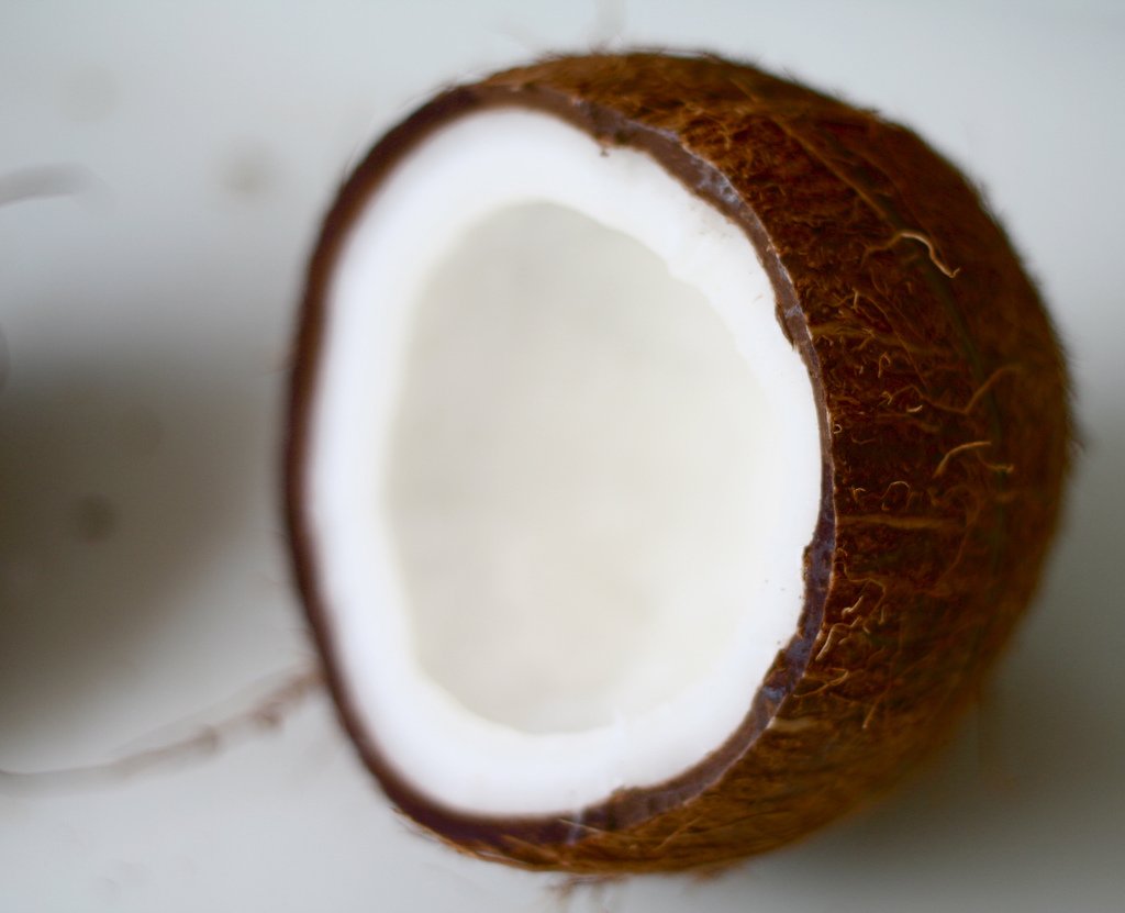 L’olio di cocco fa bene, o male ? Le nostre opinioni e le ricerche al riguardo