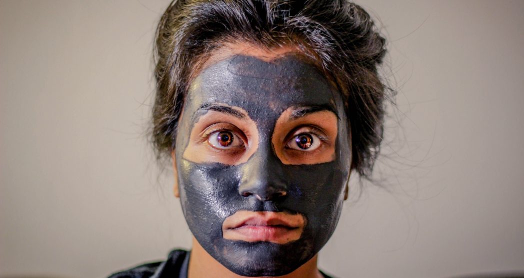 Maschera nera per punti neri: come funziona la black mask